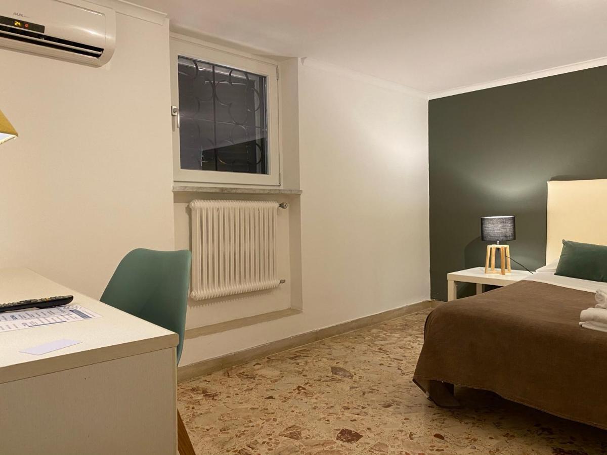 Charme Rooms Tarente Buitenkant foto