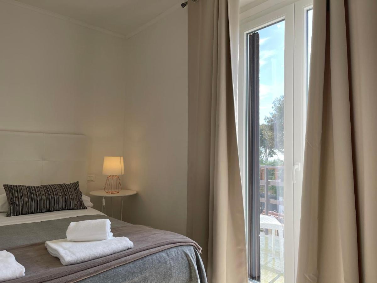 Charme Rooms Tarente Buitenkant foto