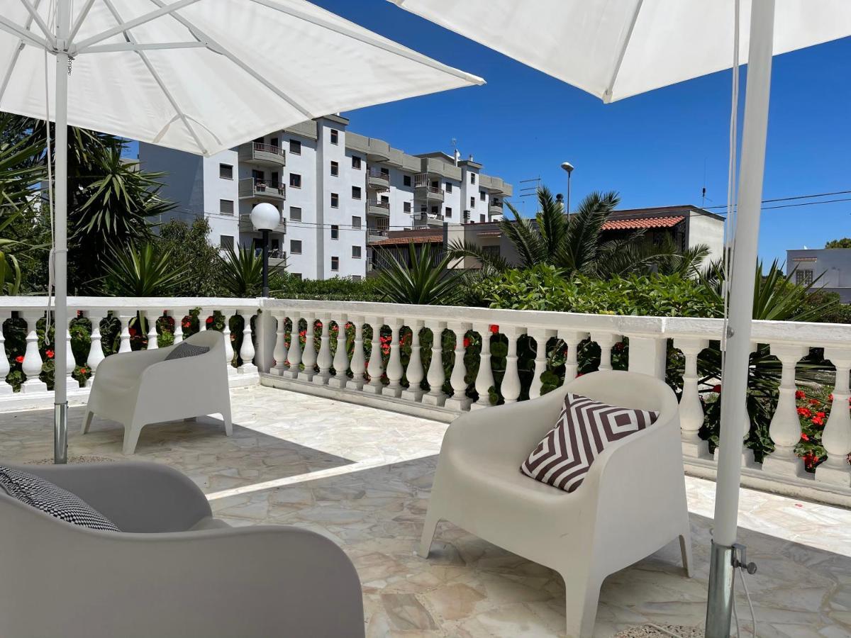 Charme Rooms Tarente Buitenkant foto