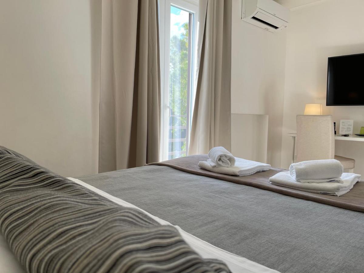 Charme Rooms Tarente Buitenkant foto