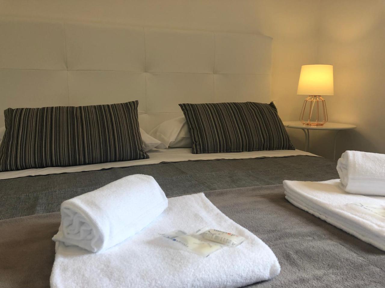 Charme Rooms Tarente Buitenkant foto