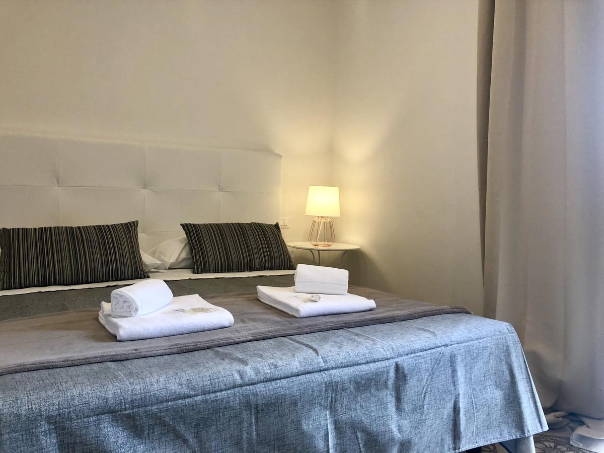 Charme Rooms Tarente Buitenkant foto