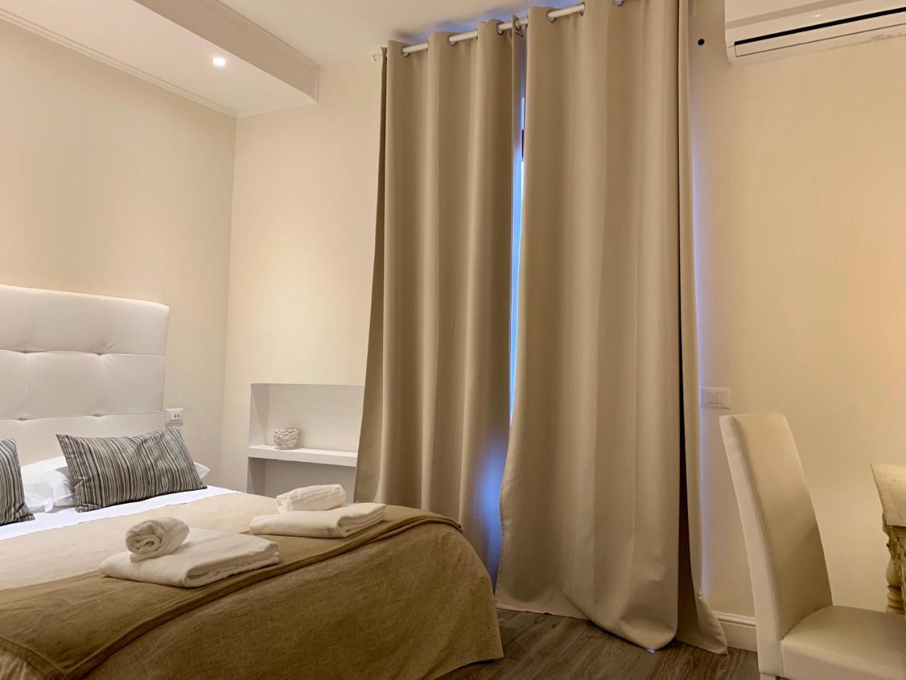Charme Rooms Tarente Buitenkant foto